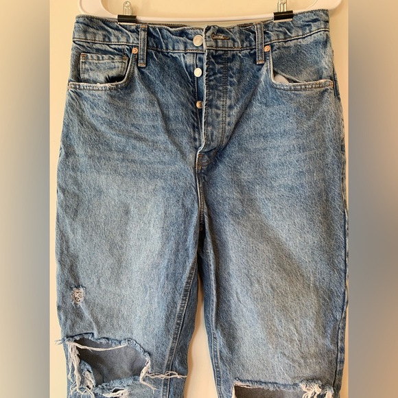 We The Free baggy boyfriend tapered Jean in medium wash distressed size 29 - Picture 5 of 12